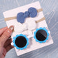 Kit lunettes de soleil colorées + chouchou assorti Fleur bleue
