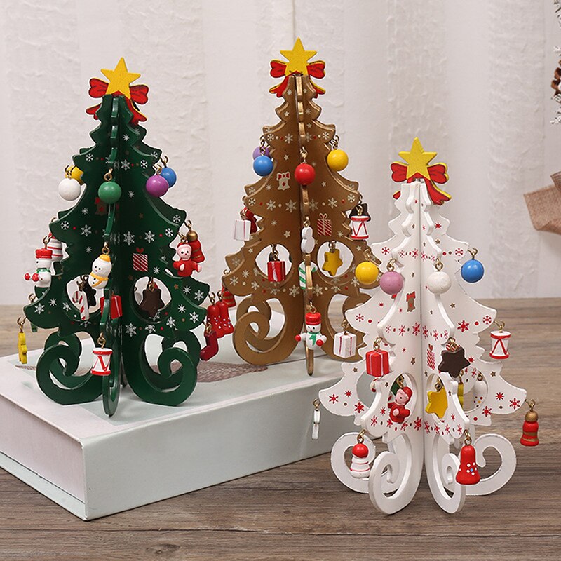 Sapins de Noël colorés en bois avec ornements à accrocher pour enfants